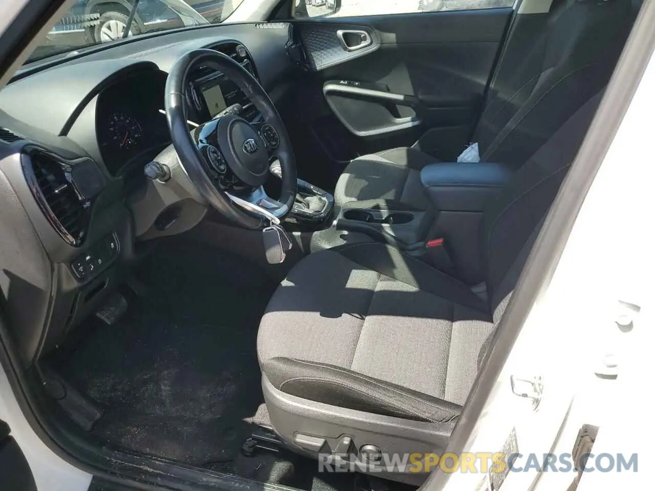 7 Photograph of a damaged car KNDJ33AU5L7708870 KIA SOUL 2020