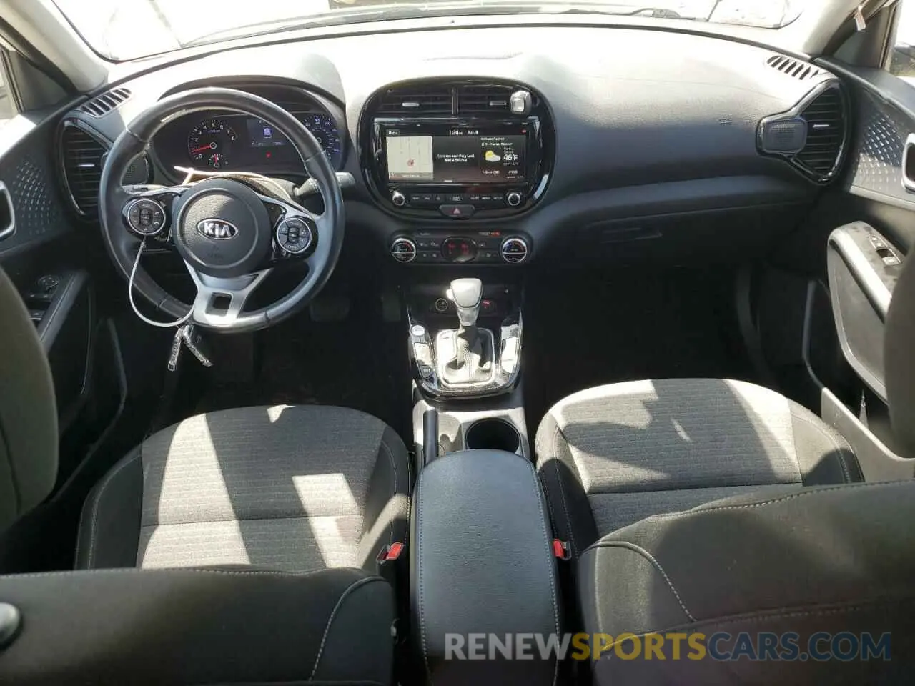 8 Photograph of a damaged car KNDJ33AU5L7708870 KIA SOUL 2020
