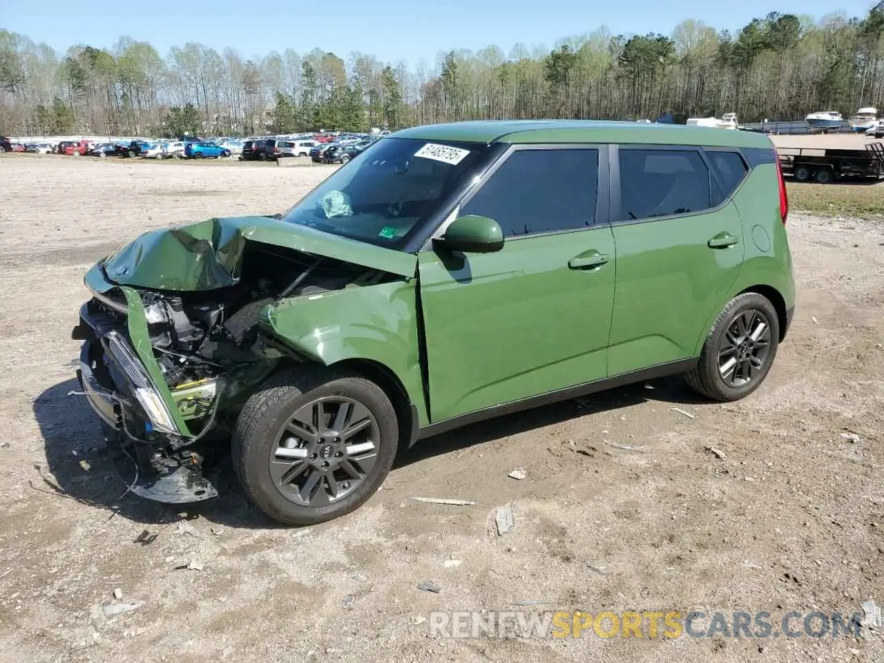 1 Photograph of a damaged car KNDJ33AU6L7117947 KIA SOUL 2020