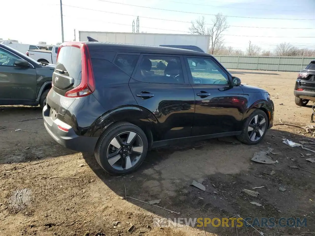 3 Photograph of a damaged car KNDJ33AU6L7122386 KIA SOUL 2020