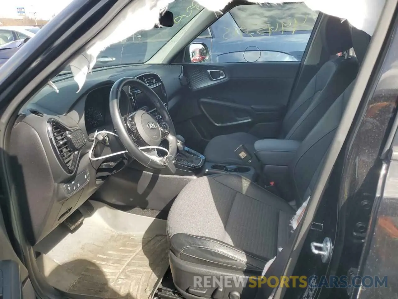 7 Photograph of a damaged car KNDJ33AU6L7122386 KIA SOUL 2020
