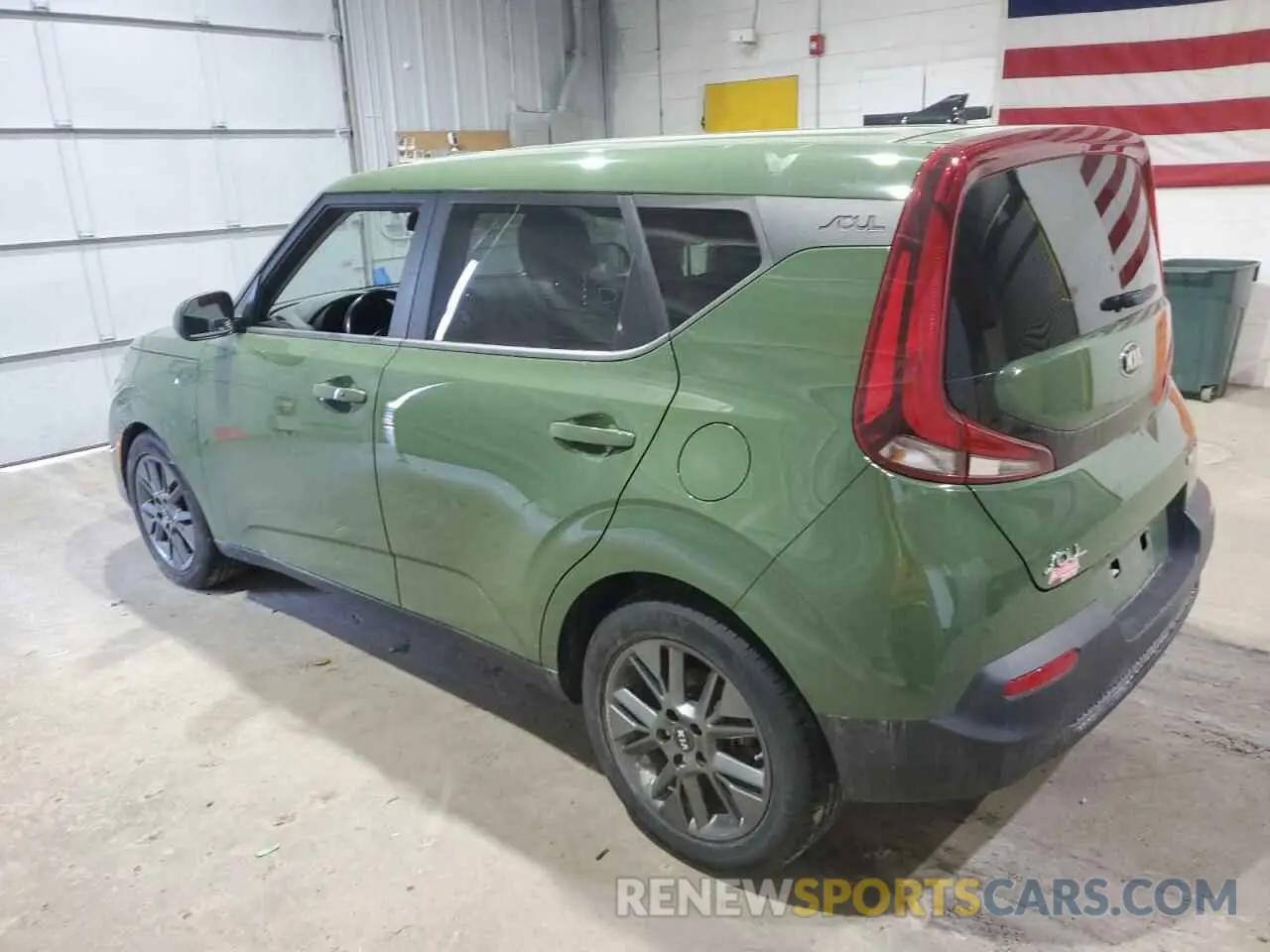 2 Photograph of a damaged car KNDJ33AU7L7043292 KIA SOUL 2020