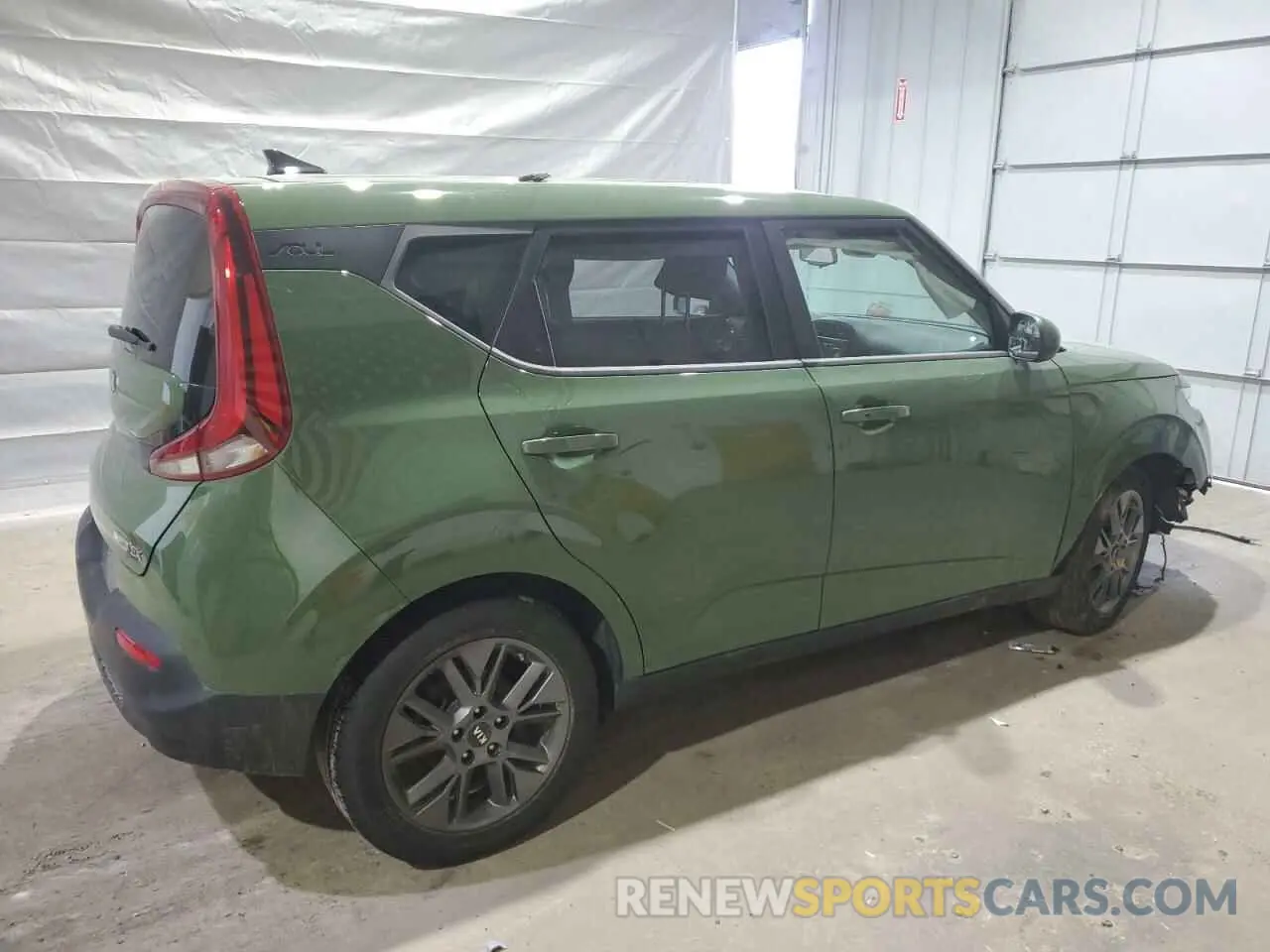 3 Photograph of a damaged car KNDJ33AU7L7043292 KIA SOUL 2020