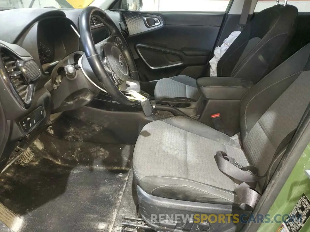 7 Photograph of a damaged car KNDJ33AU7L7043292 KIA SOUL 2020