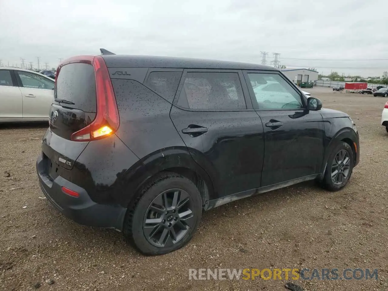 3 Photograph of a damaged car KNDJ33AU7L7702648 KIA SOUL 2020