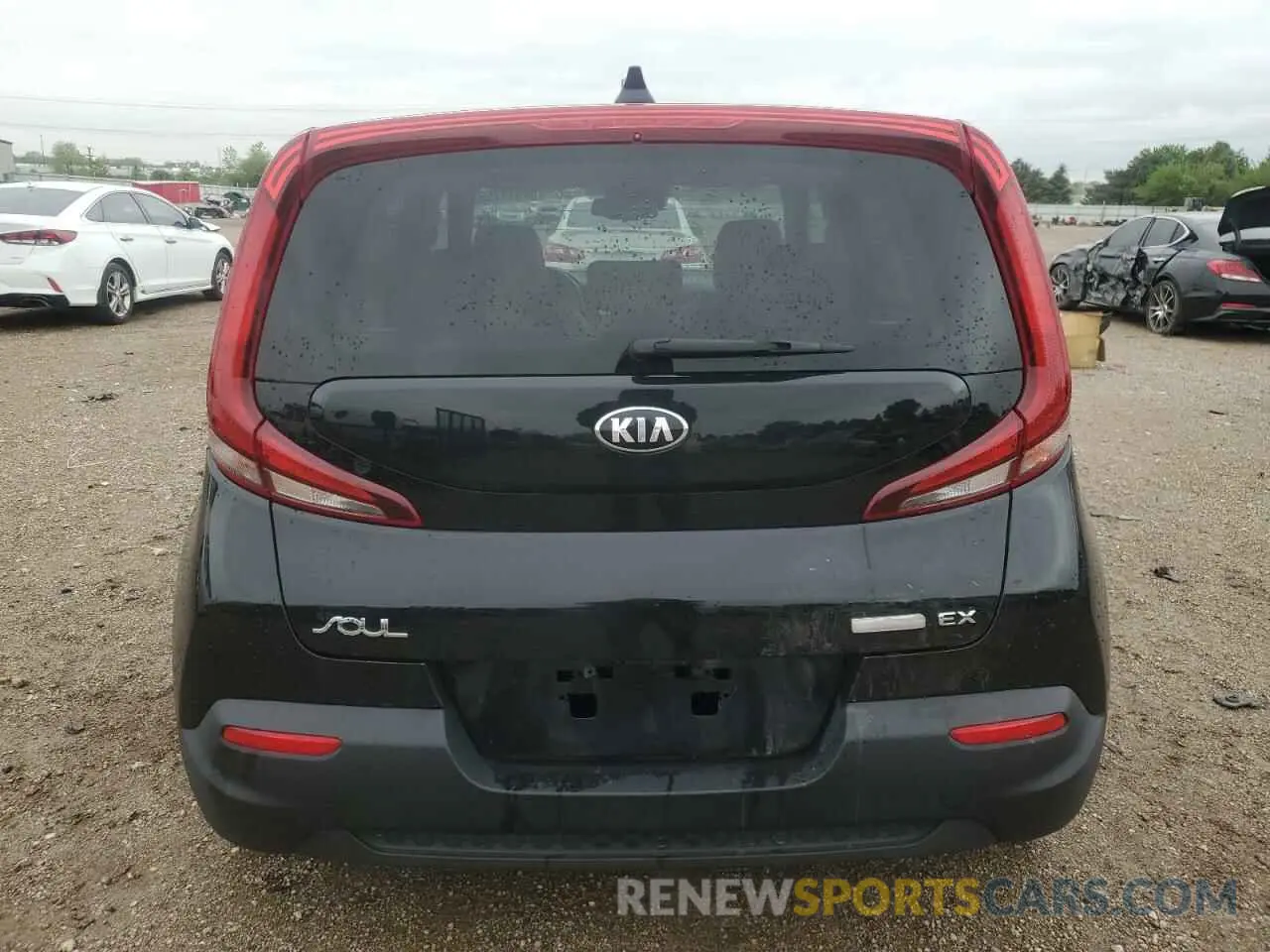 6 Photograph of a damaged car KNDJ33AU7L7702648 KIA SOUL 2020