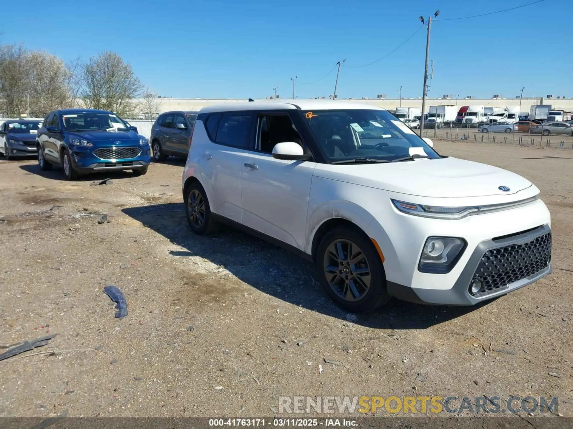 1 Photograph of a damaged car KNDJ33AU8L7075233 KIA SOUL 2020