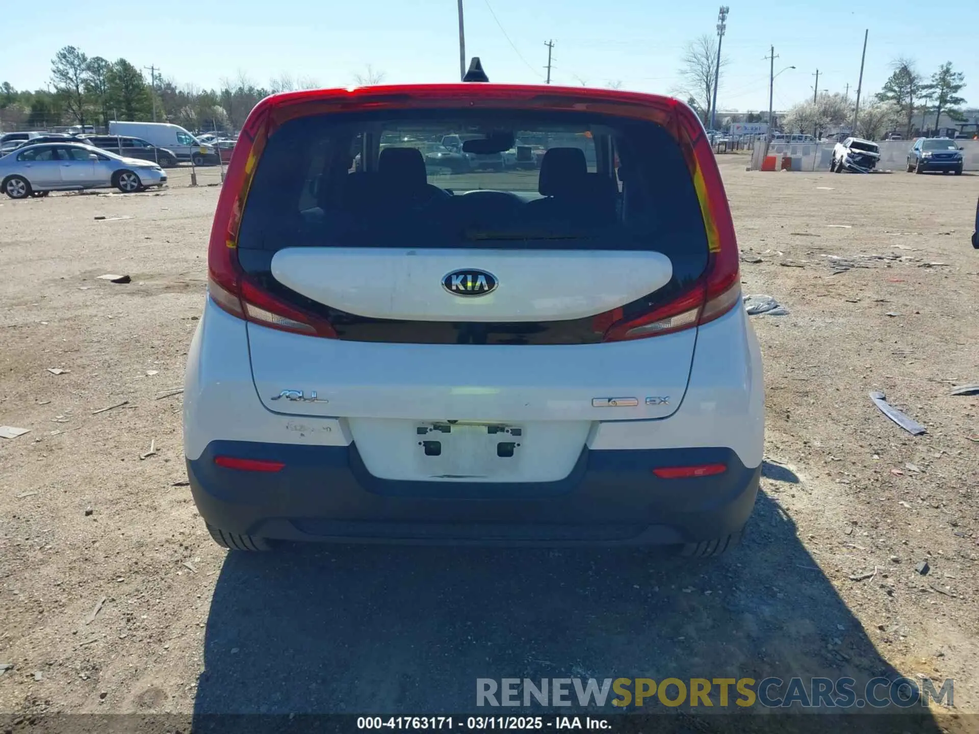 16 Photograph of a damaged car KNDJ33AU8L7075233 KIA SOUL 2020