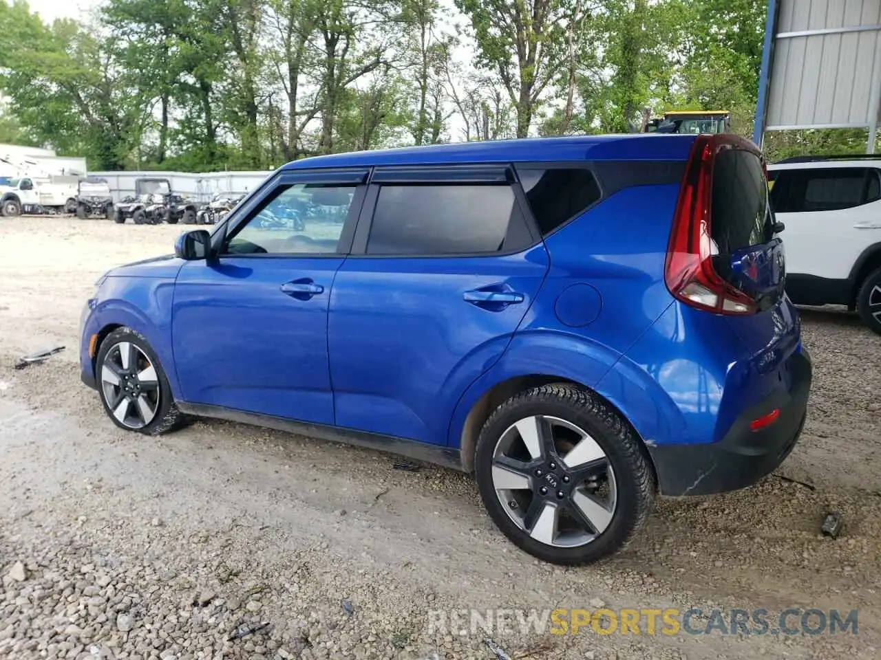2 Photograph of a damaged car KNDJ33AU8L7108280 KIA SOUL 2020