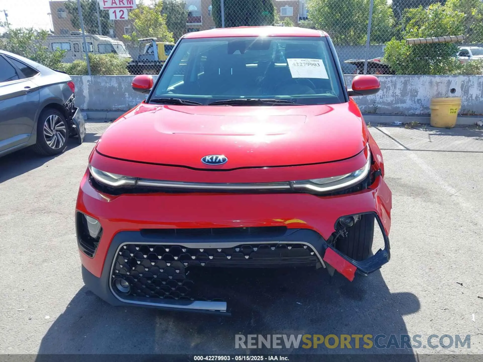 12 Photograph of a damaged car KNDJ33AU8L7701704 KIA SOUL 2020