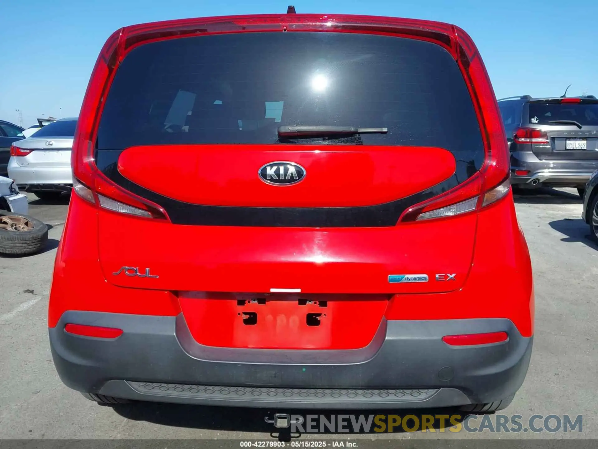 16 Photograph of a damaged car KNDJ33AU8L7701704 KIA SOUL 2020