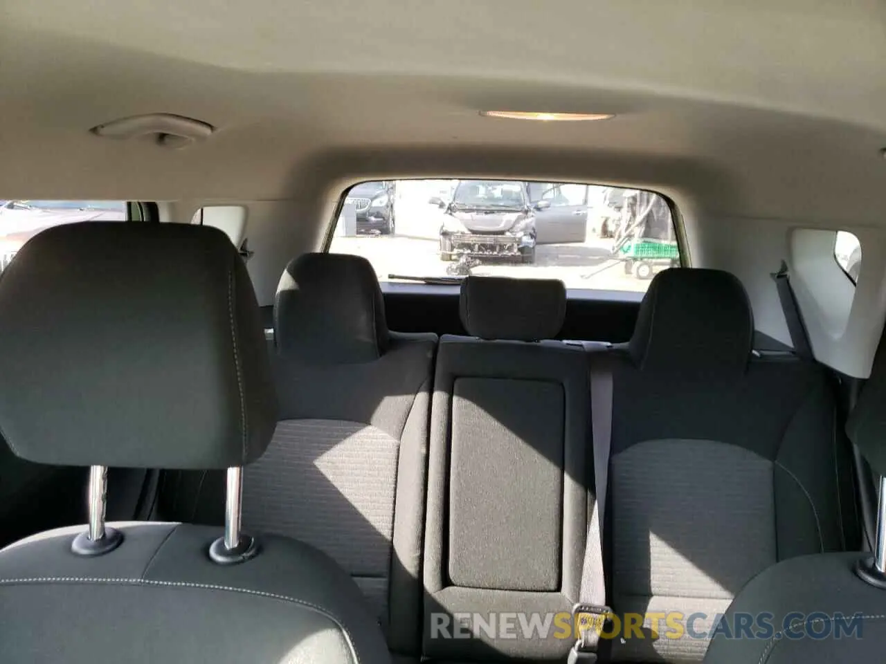 10 Photograph of a damaged car KNDJ33AU9L7115674 KIA SOUL 2020
