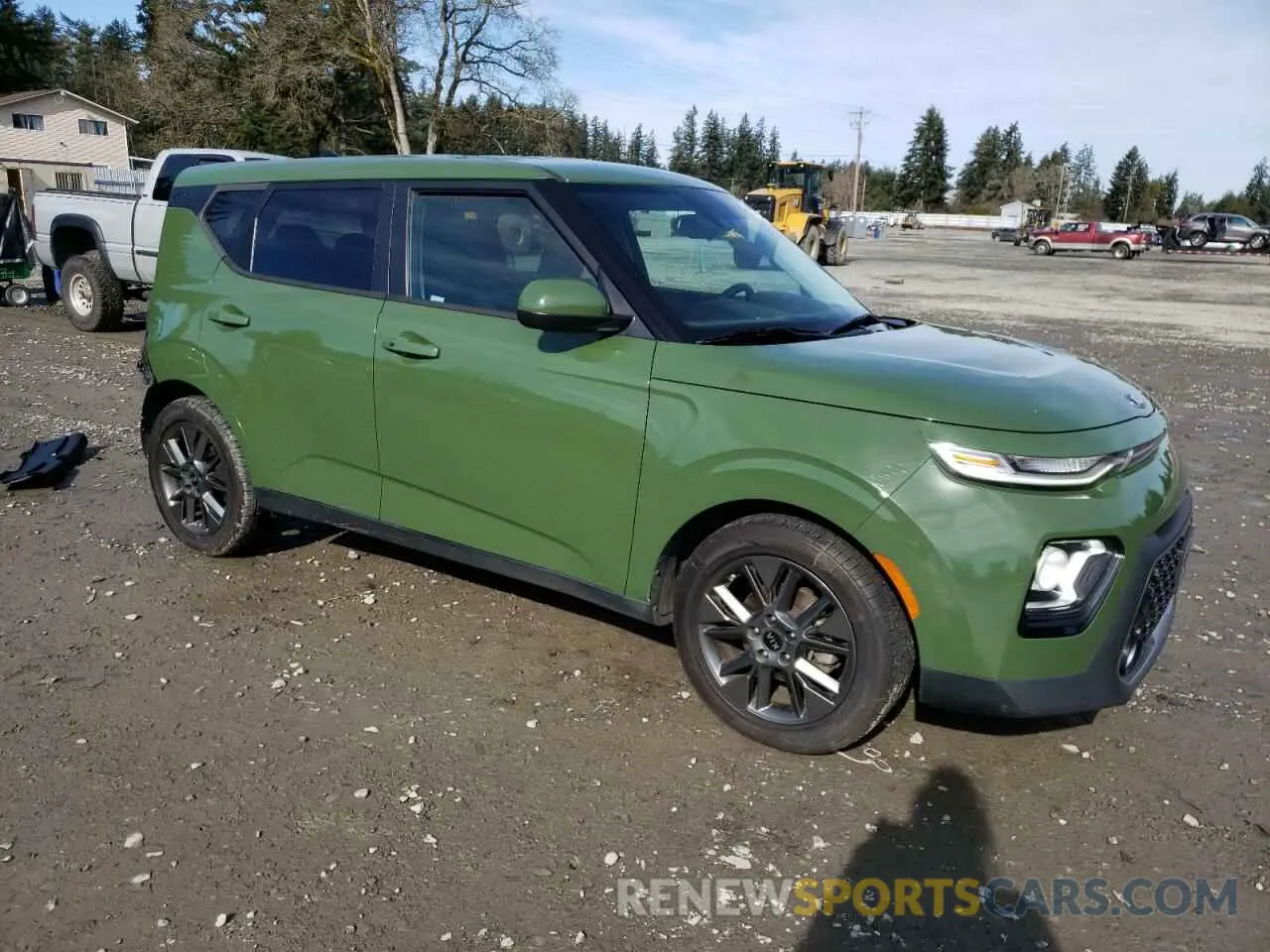 4 Photograph of a damaged car KNDJ33AU9L7115674 KIA SOUL 2020