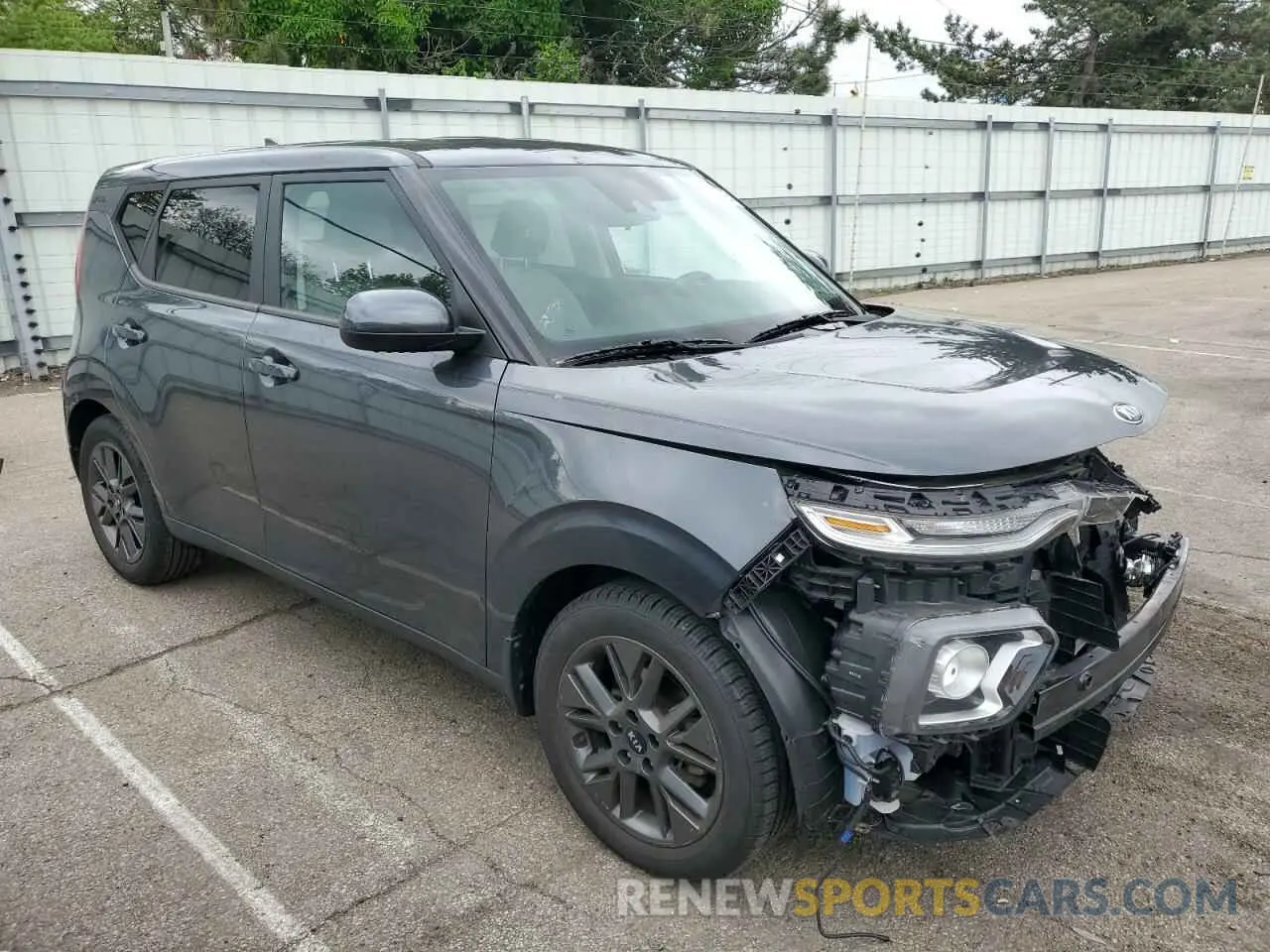 4 Photograph of a damaged car KNDJ33AU9L7716258 KIA SOUL 2020