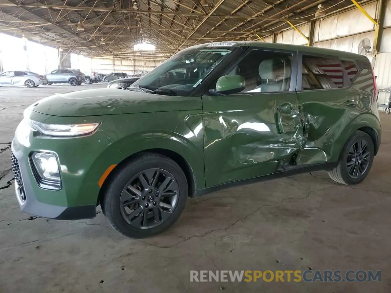 1 Photograph of a damaged car KNDJ33AUXL7042878 KIA SOUL 2020