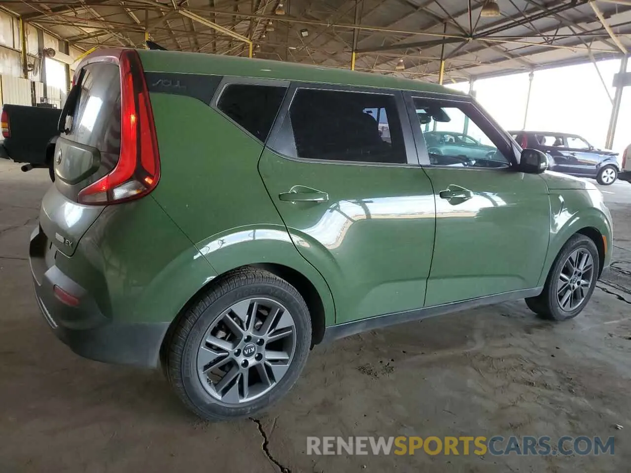 3 Photograph of a damaged car KNDJ33AUXL7042878 KIA SOUL 2020