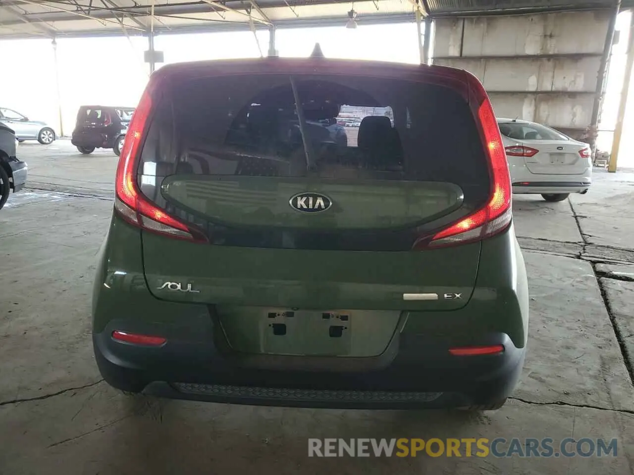 6 Photograph of a damaged car KNDJ33AUXL7042878 KIA SOUL 2020