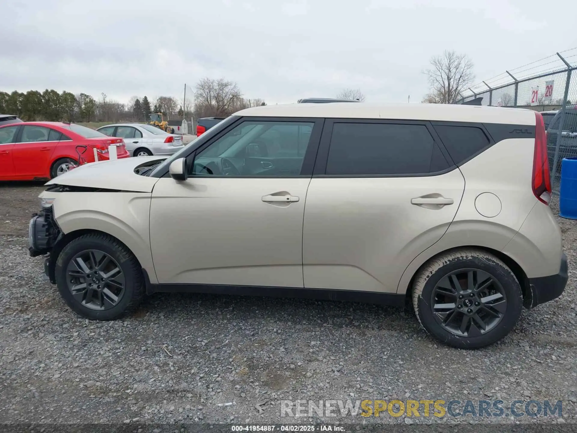 14 Photograph of a damaged car KNDJ33AUXL7082331 KIA SOUL 2020