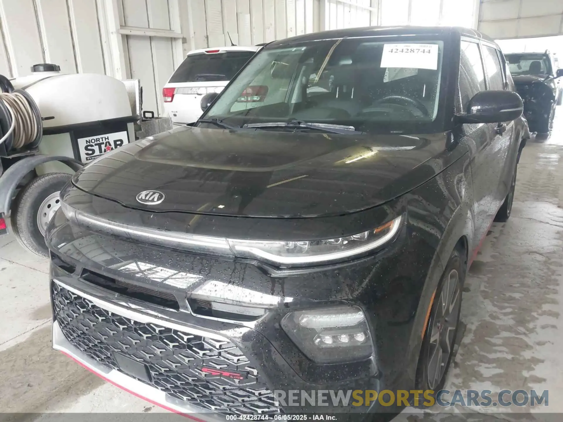 2 Photograph of a damaged car KNDJ53AF1L7726021 KIA SOUL 2020
