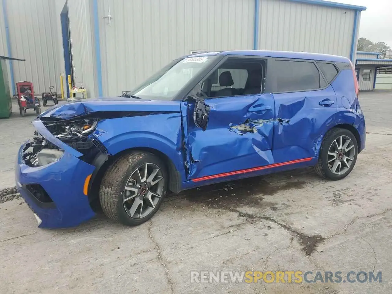 1 Photograph of a damaged car KNDJ53AF6L7103817 KIA SOUL 2020