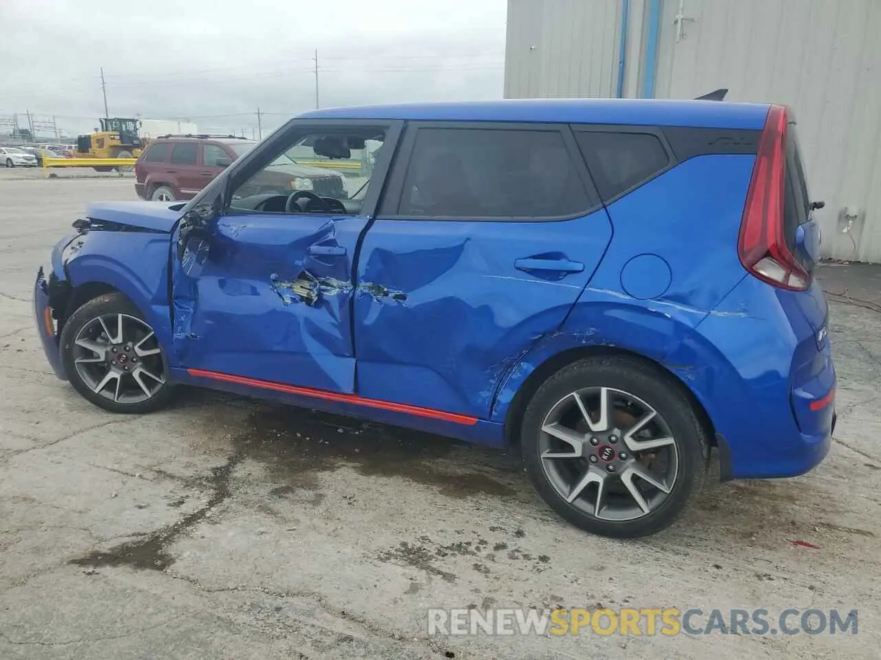 2 Photograph of a damaged car KNDJ53AF6L7103817 KIA SOUL 2020