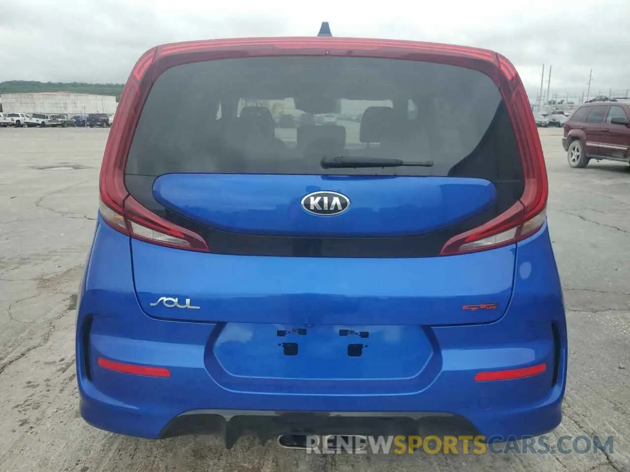 6 Photograph of a damaged car KNDJ53AF6L7103817 KIA SOUL 2020