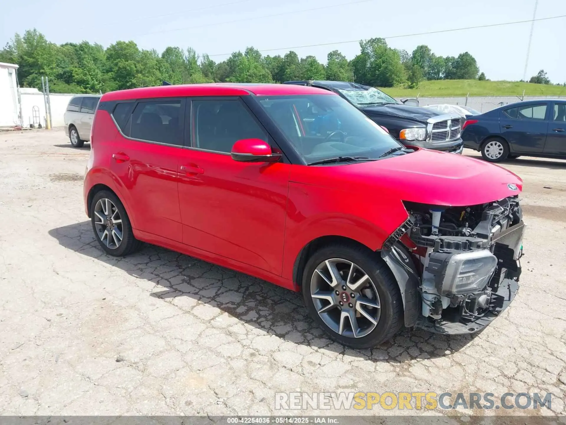 1 Photograph of a damaged car KNDJ53AFXL7077772 KIA SOUL 2020