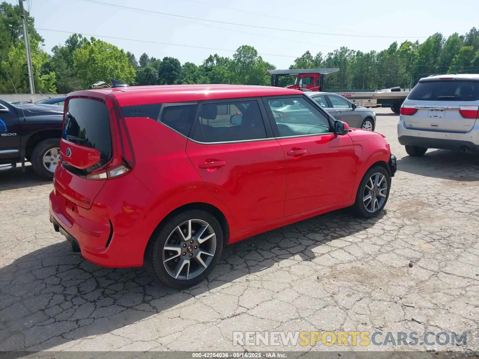 4 Photograph of a damaged car KNDJ53AFXL7077772 KIA SOUL 2020