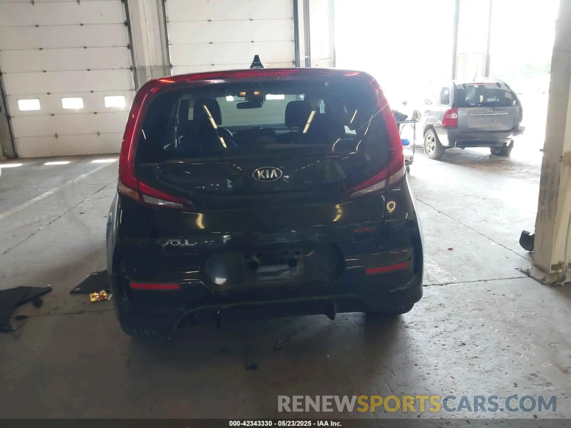 16 Photograph of a damaged car KNDJ63AU0L7067747 KIA SOUL 2020