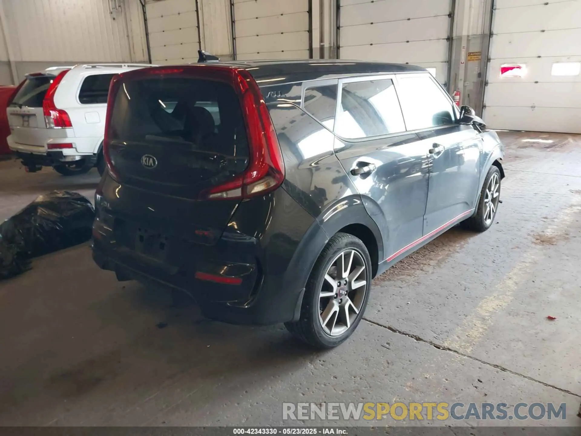 4 Photograph of a damaged car KNDJ63AU0L7067747 KIA SOUL 2020