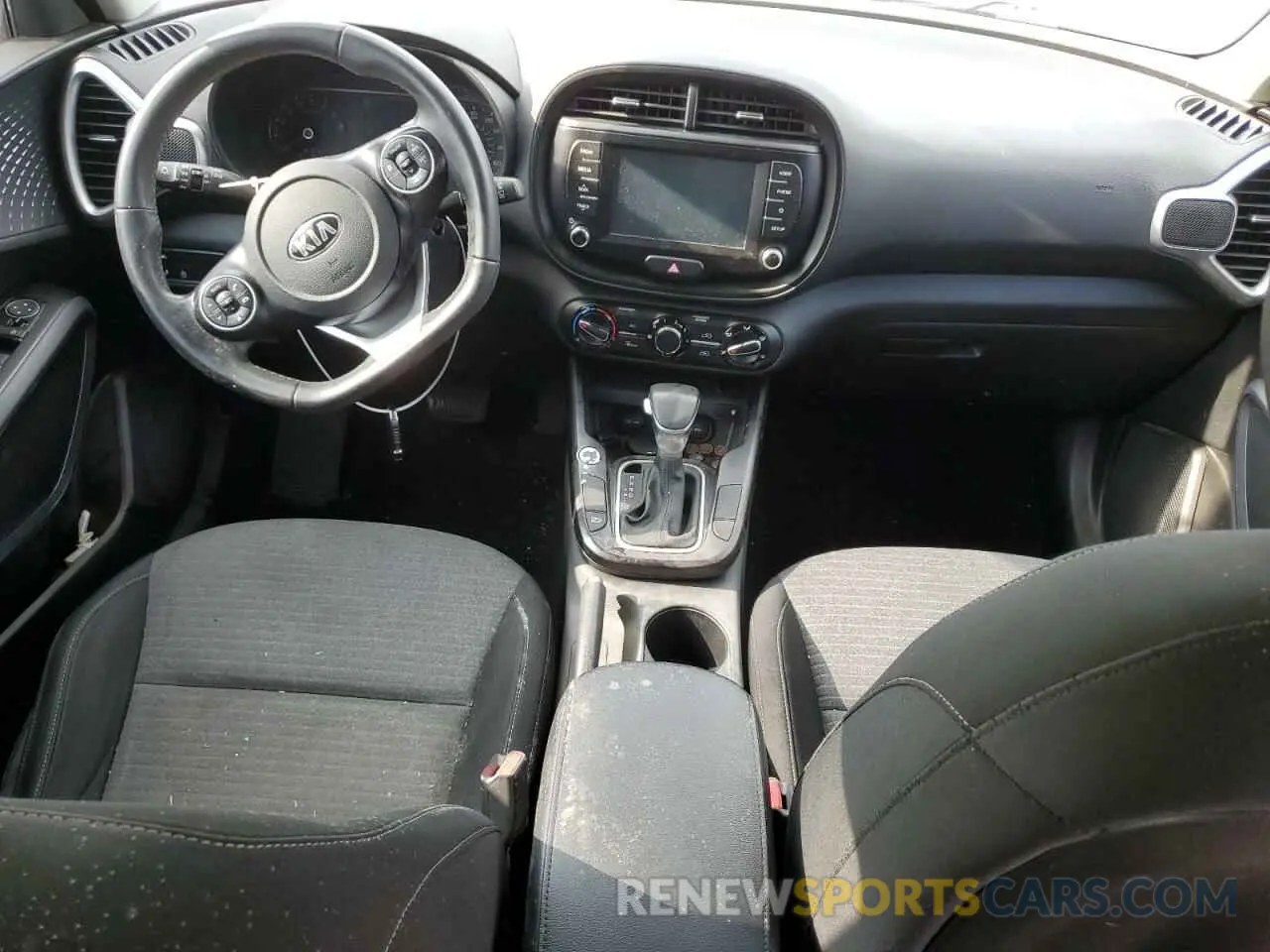 8 Photograph of a damaged car KNDJ63AU1L7014149 KIA SOUL 2020