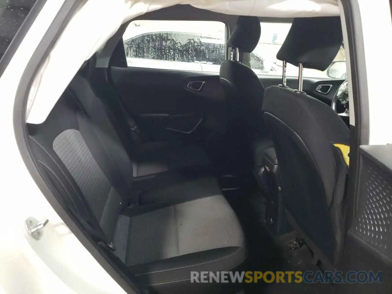 10 Photograph of a damaged car KNDJ63AU1L7016855 KIA SOUL 2020