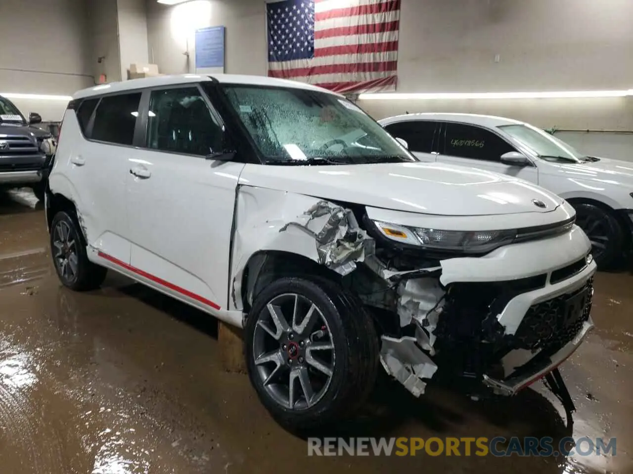 4 Photograph of a damaged car KNDJ63AU1L7016855 KIA SOUL 2020