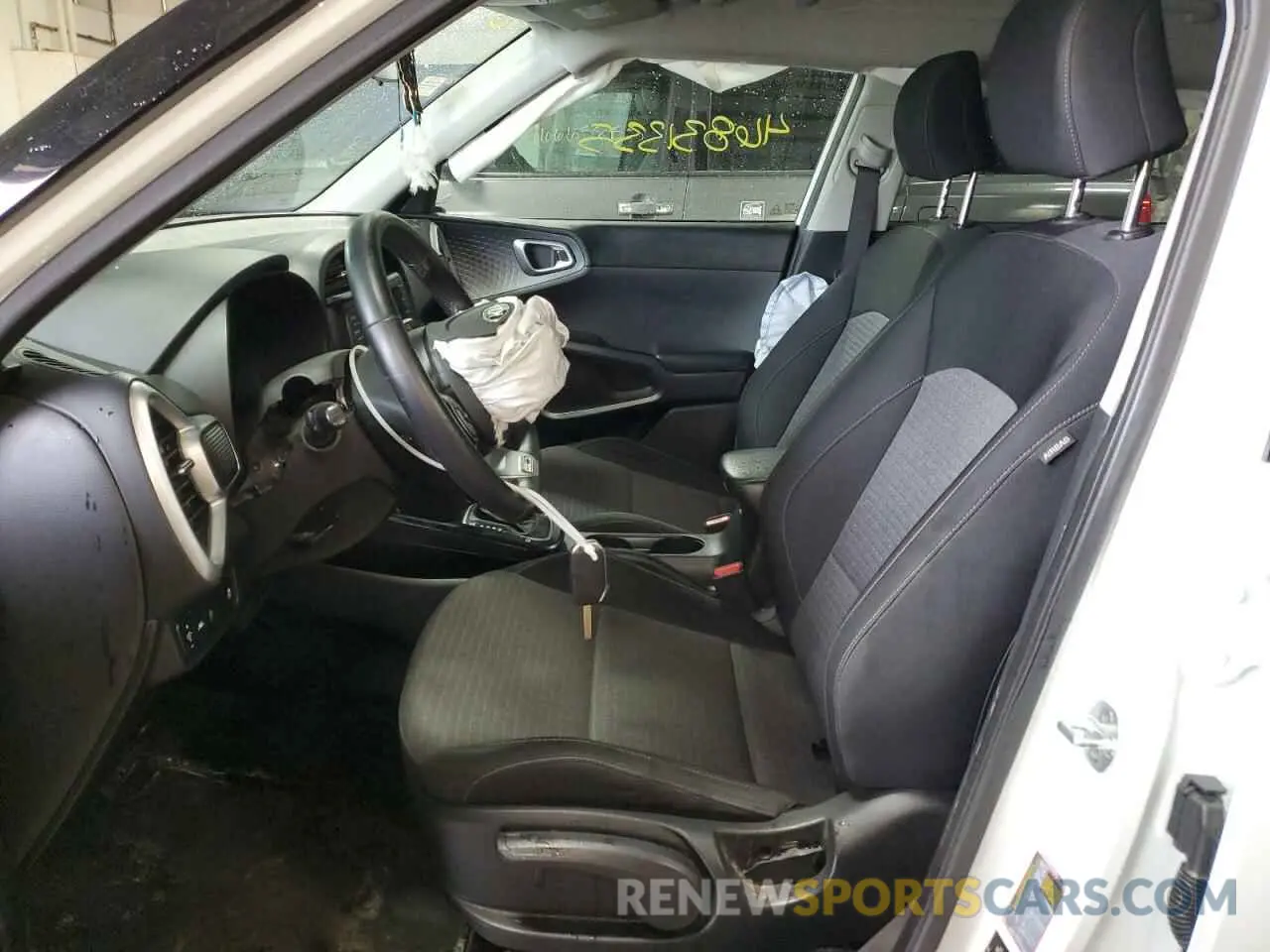 7 Photograph of a damaged car KNDJ63AU1L7016855 KIA SOUL 2020