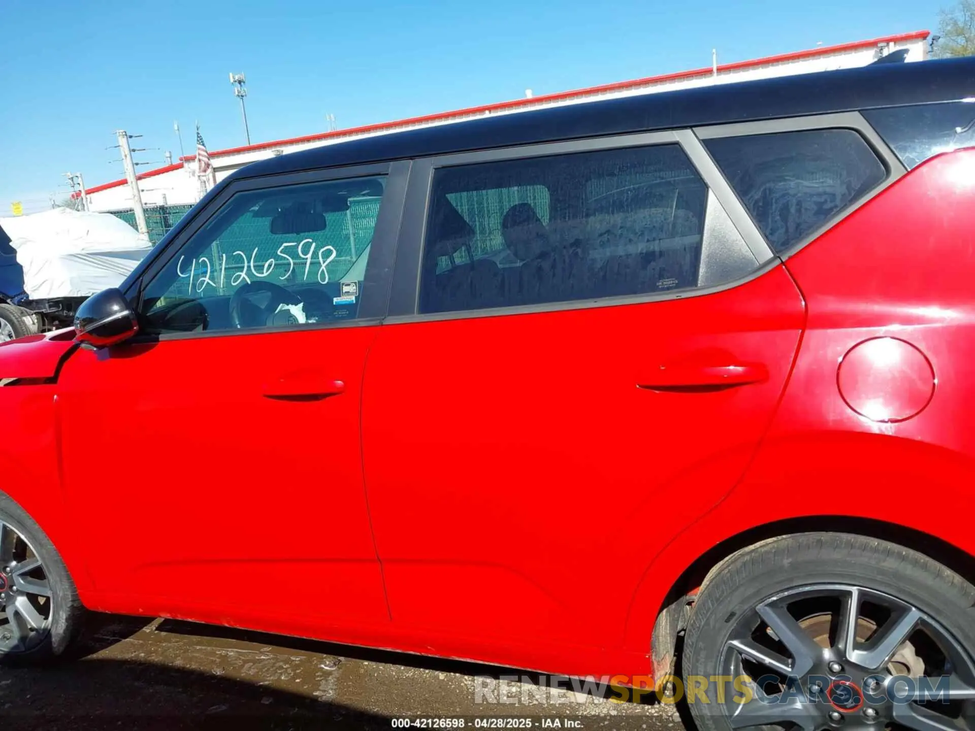 15 Photograph of a damaged car KNDJ63AU1L7016967 KIA SOUL 2020