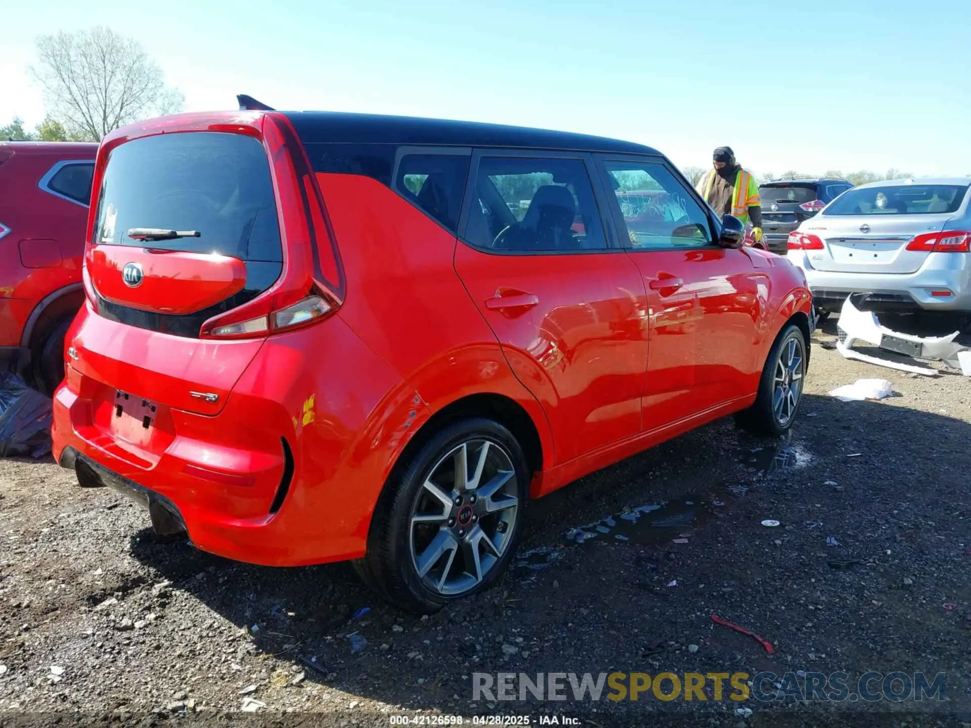 4 Photograph of a damaged car KNDJ63AU1L7016967 KIA SOUL 2020