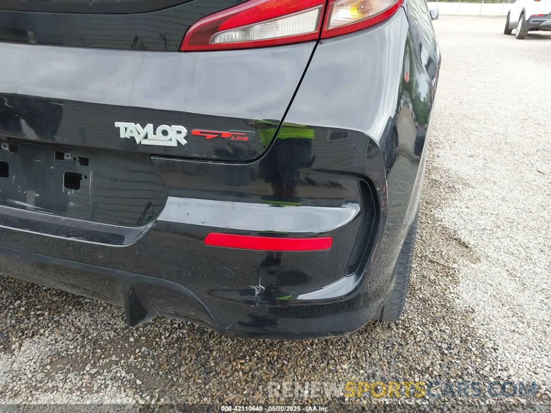 19 Photograph of a damaged car KNDJ63AU1L7049340 KIA SOUL 2020