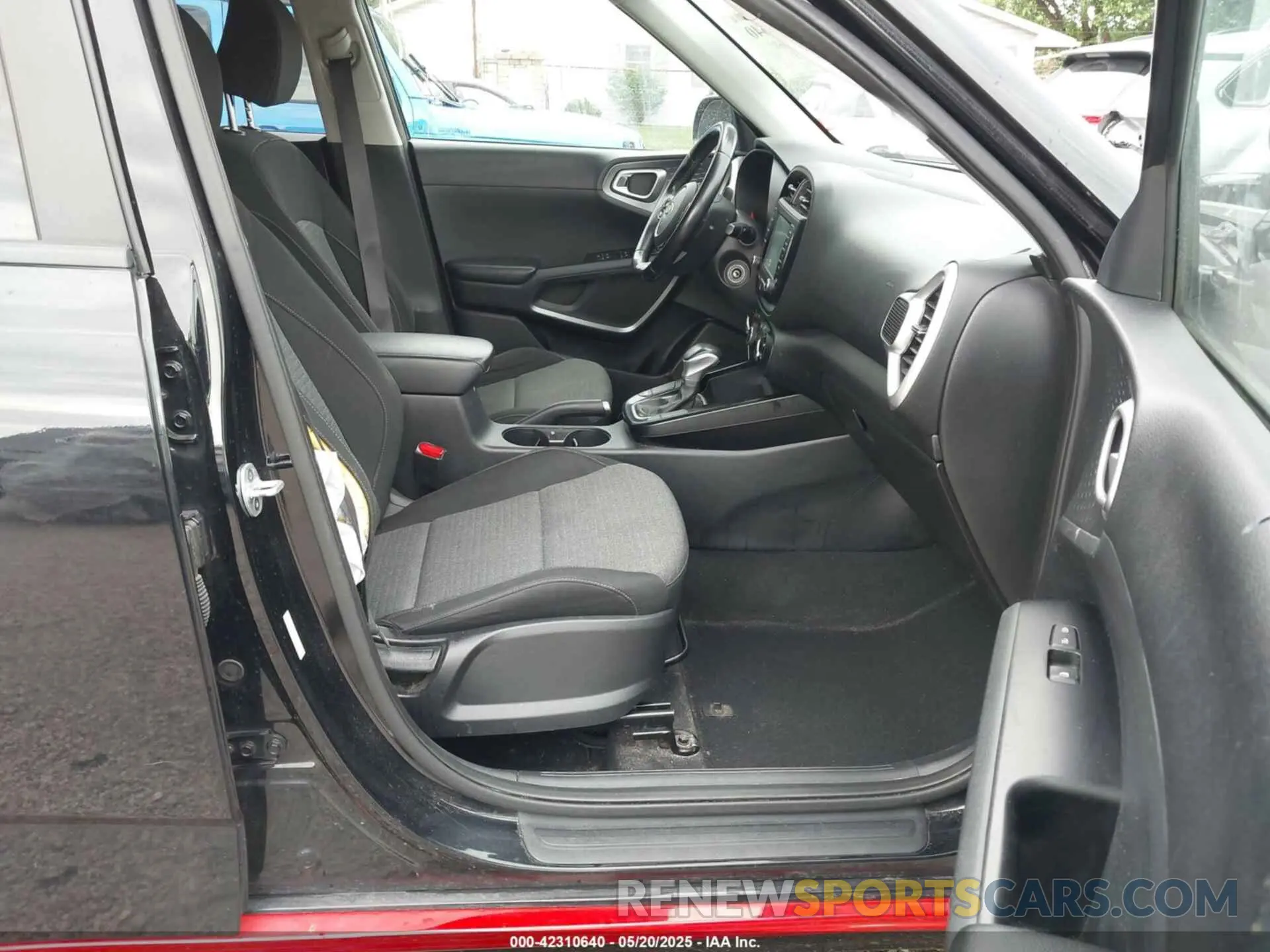 5 Photograph of a damaged car KNDJ63AU1L7049340 KIA SOUL 2020