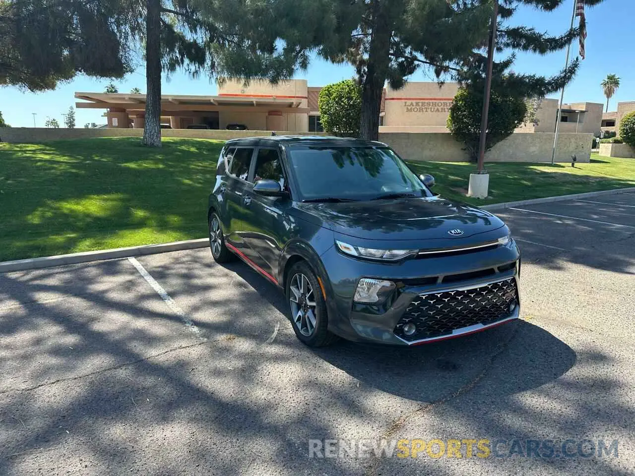 1 Photograph of a damaged car KNDJ63AU2L7024026 KIA SOUL 2020