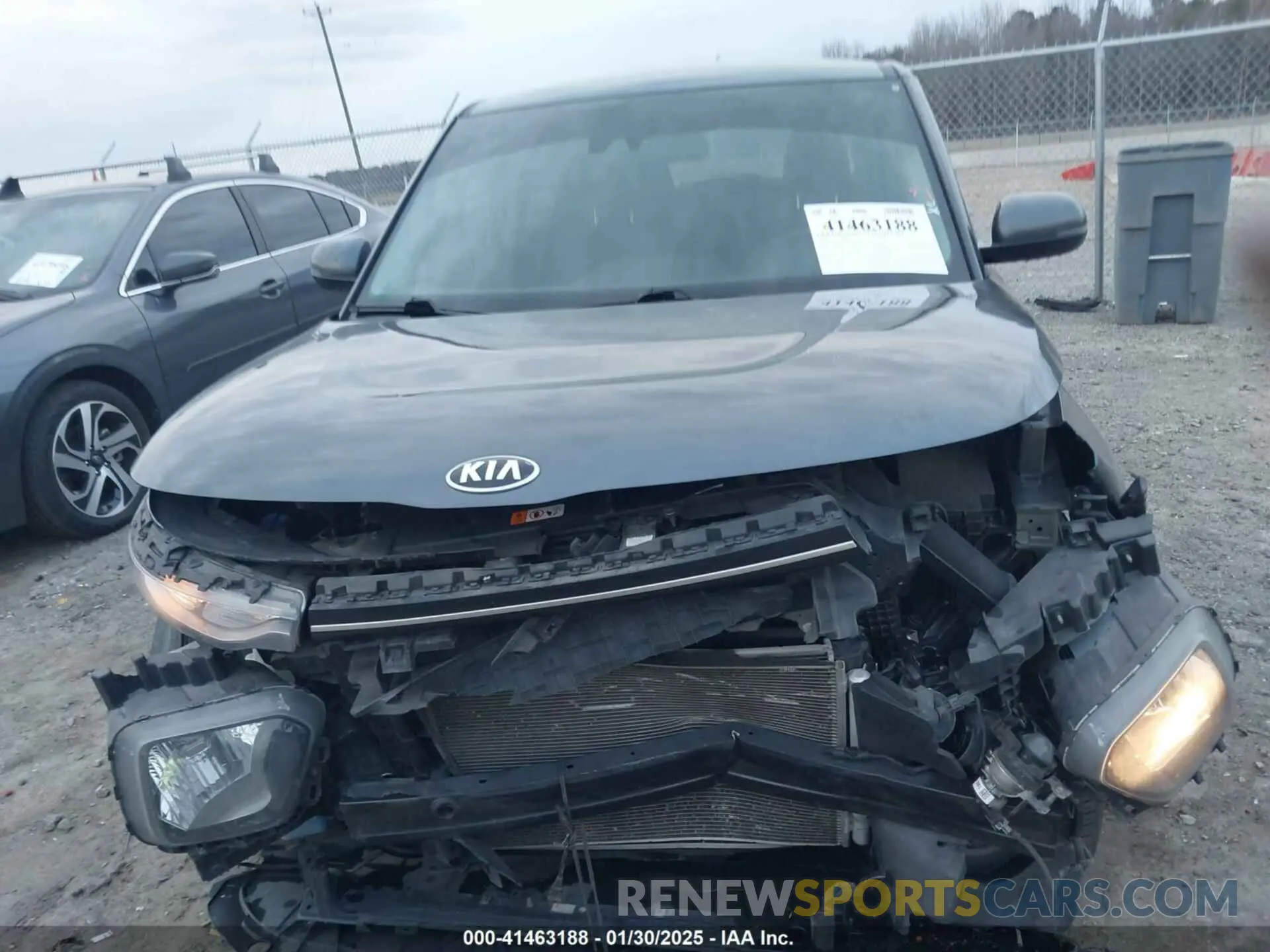 13 Photograph of a damaged car KNDJ63AU2L7075381 KIA SOUL 2020