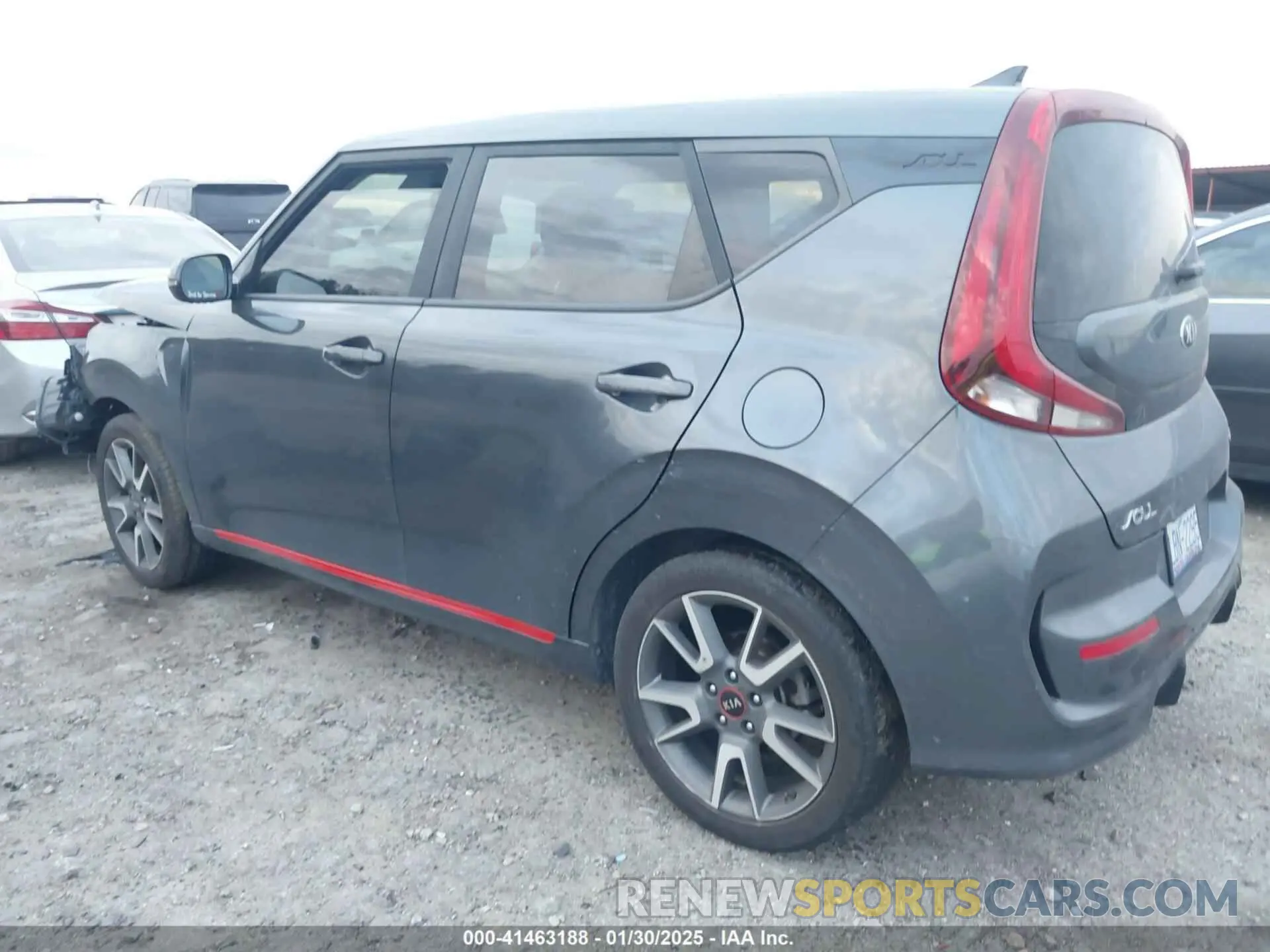 3 Photograph of a damaged car KNDJ63AU2L7075381 KIA SOUL 2020