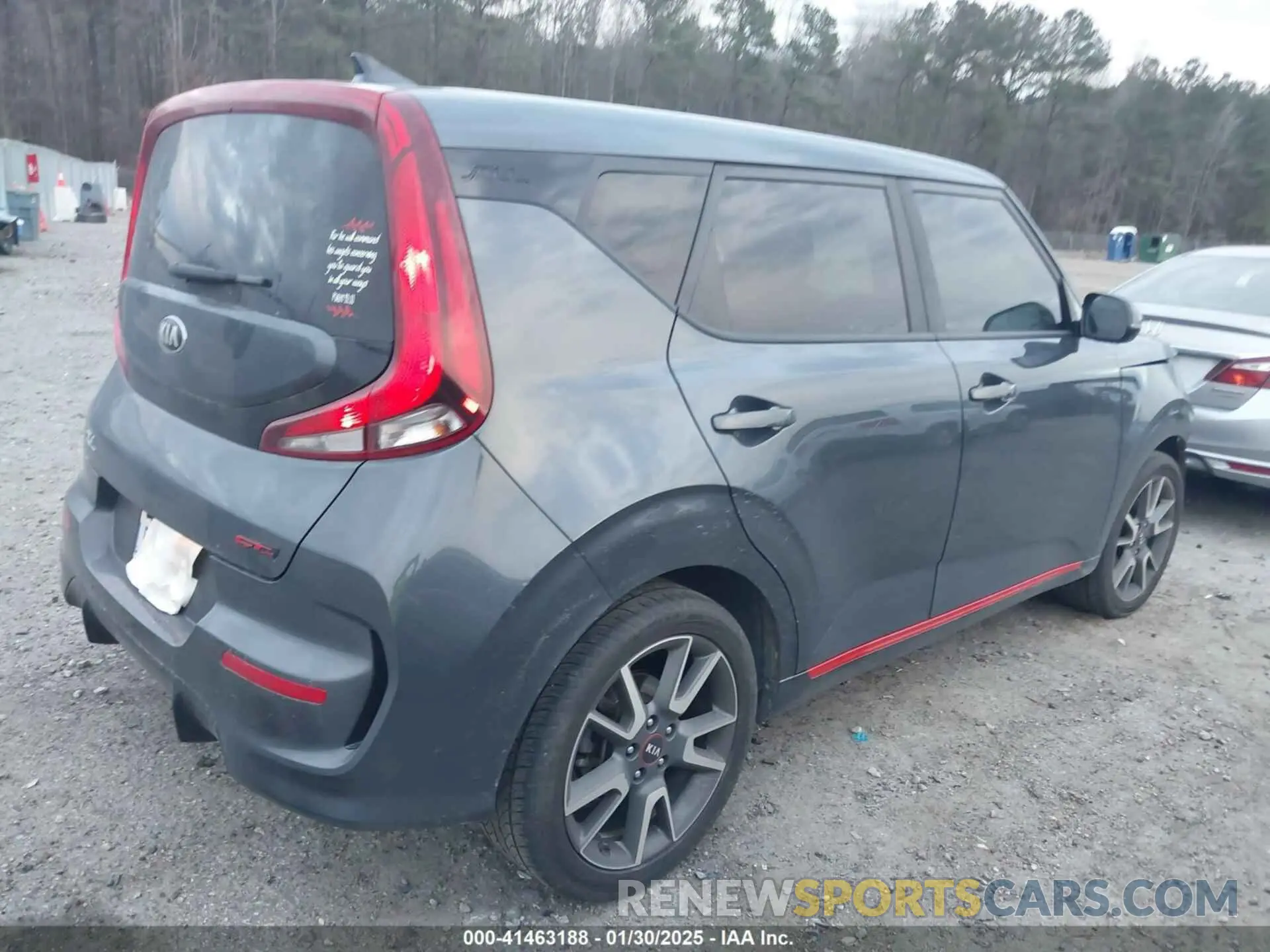 4 Photograph of a damaged car KNDJ63AU2L7075381 KIA SOUL 2020