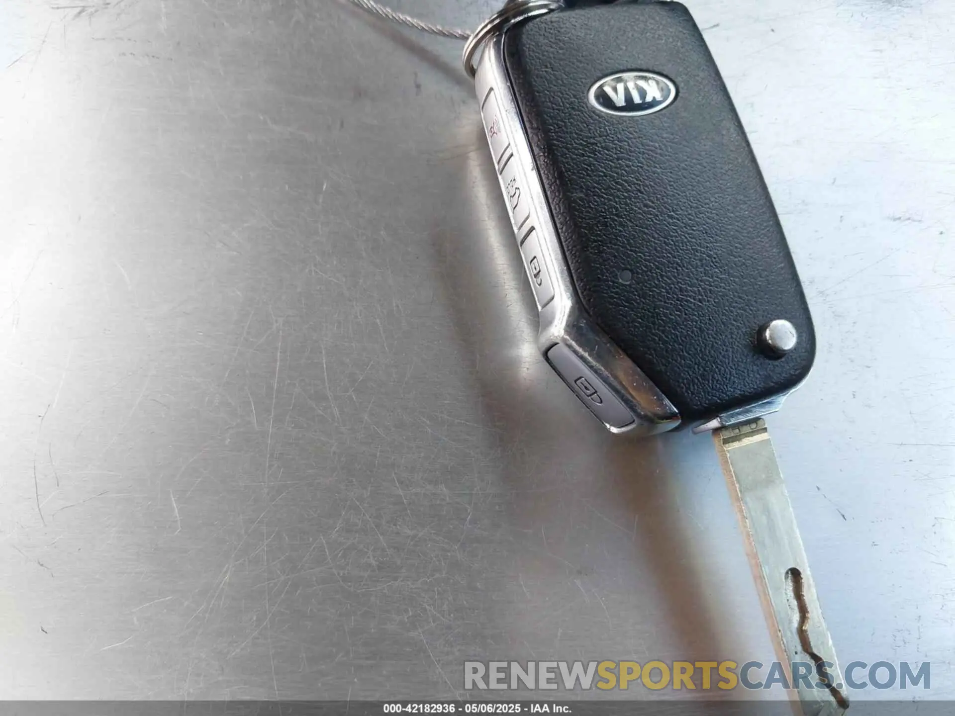 11 Photograph of a damaged car KNDJ63AU2L7121730 KIA SOUL 2020