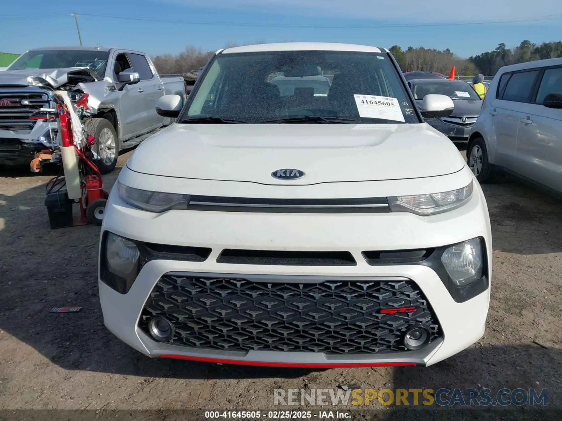 12 Photograph of a damaged car KNDJ63AU2L7713581 KIA SOUL 2020