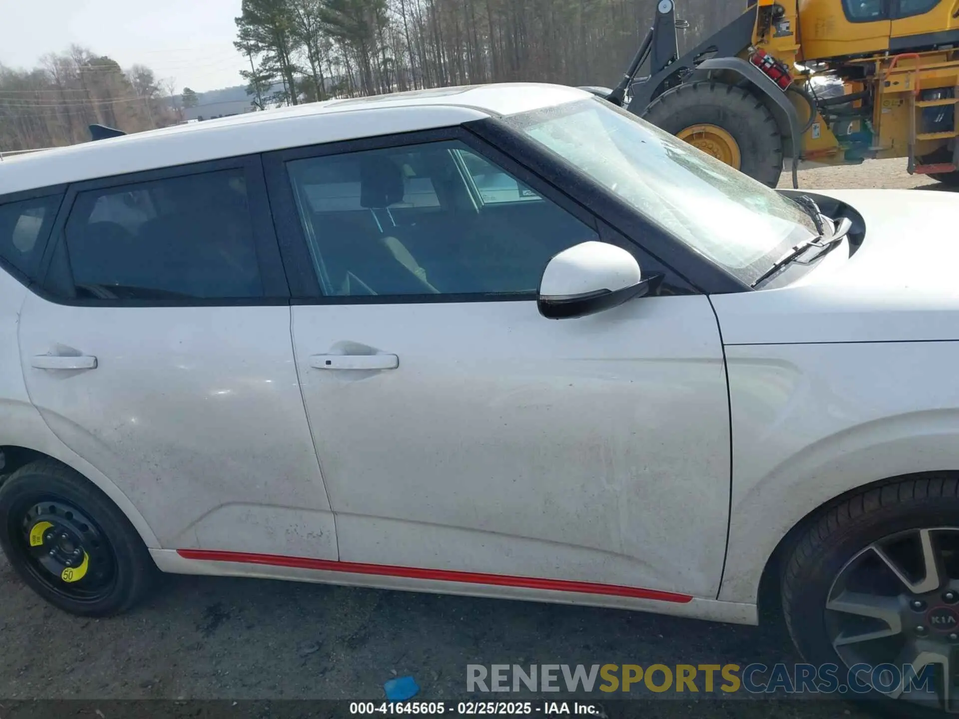 13 Photograph of a damaged car KNDJ63AU2L7713581 KIA SOUL 2020