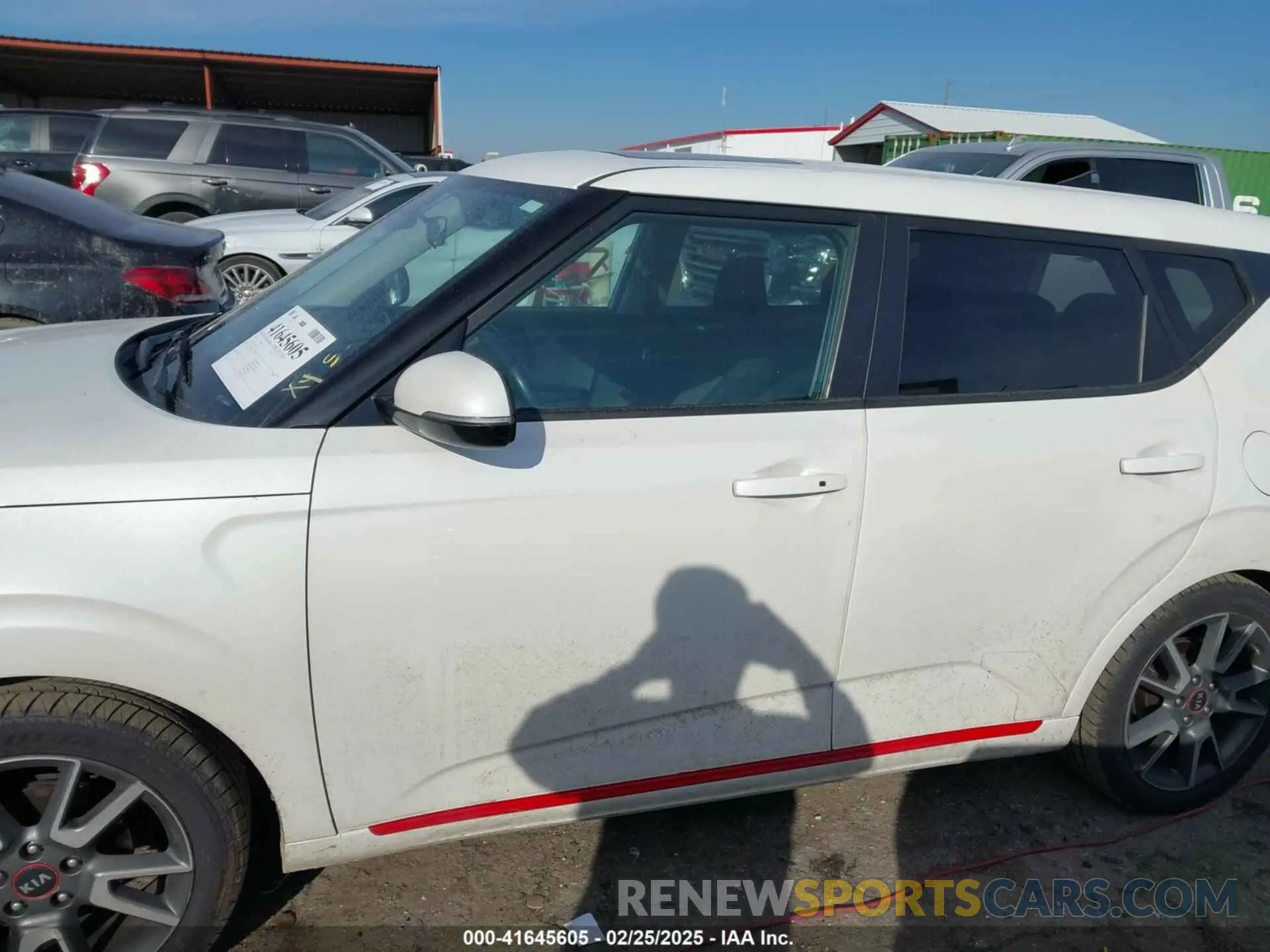 14 Photograph of a damaged car KNDJ63AU2L7713581 KIA SOUL 2020