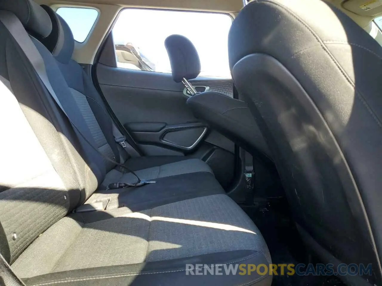 10 Photograph of a damaged car KNDJ63AU3L7059092 KIA SOUL 2020