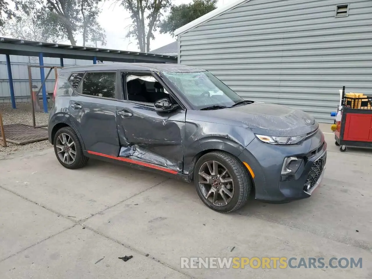 4 Photograph of a damaged car KNDJ63AU3L7067323 KIA SOUL 2020