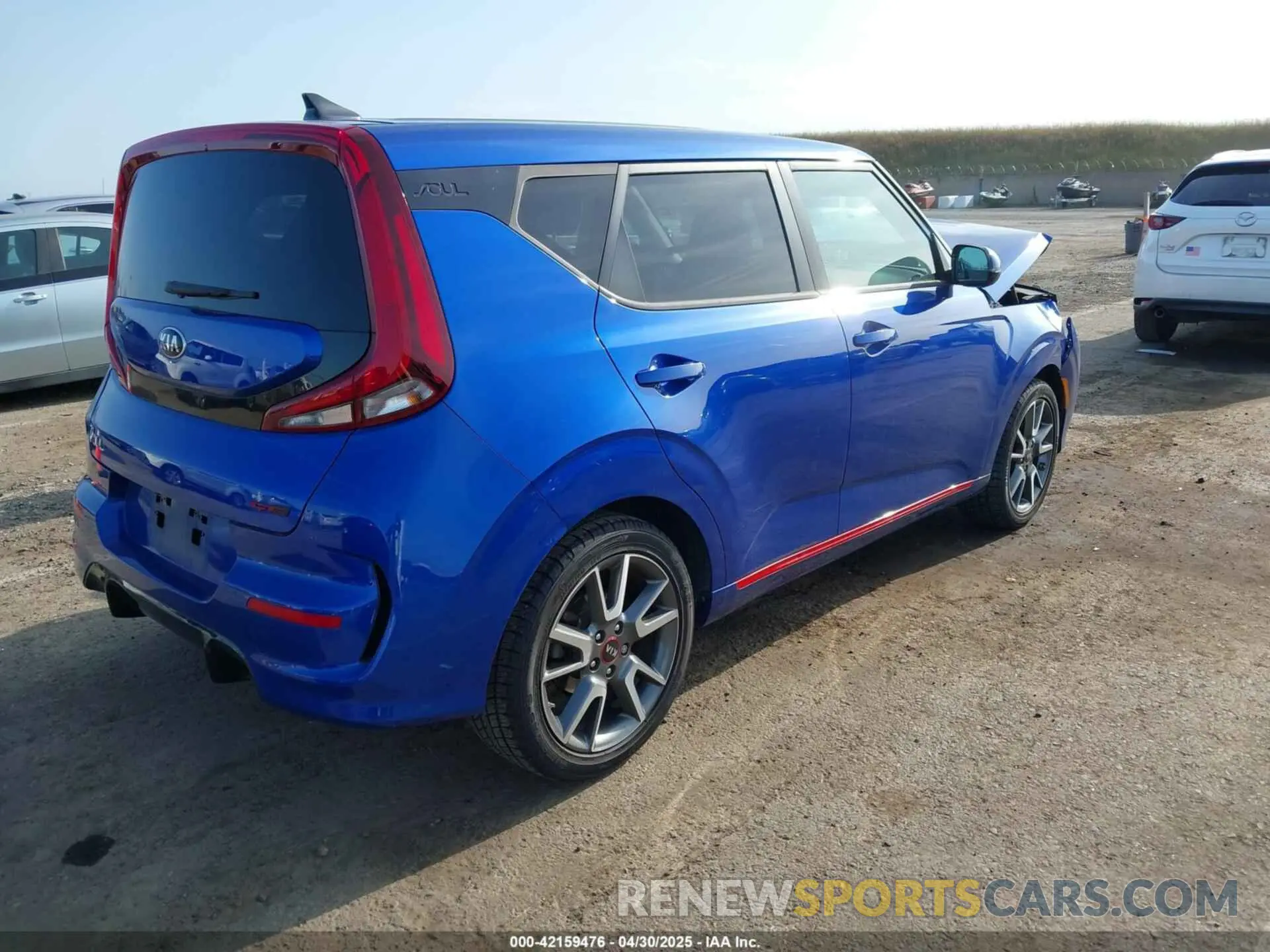 4 Photograph of a damaged car KNDJ63AU3L7081450 KIA SOUL 2020