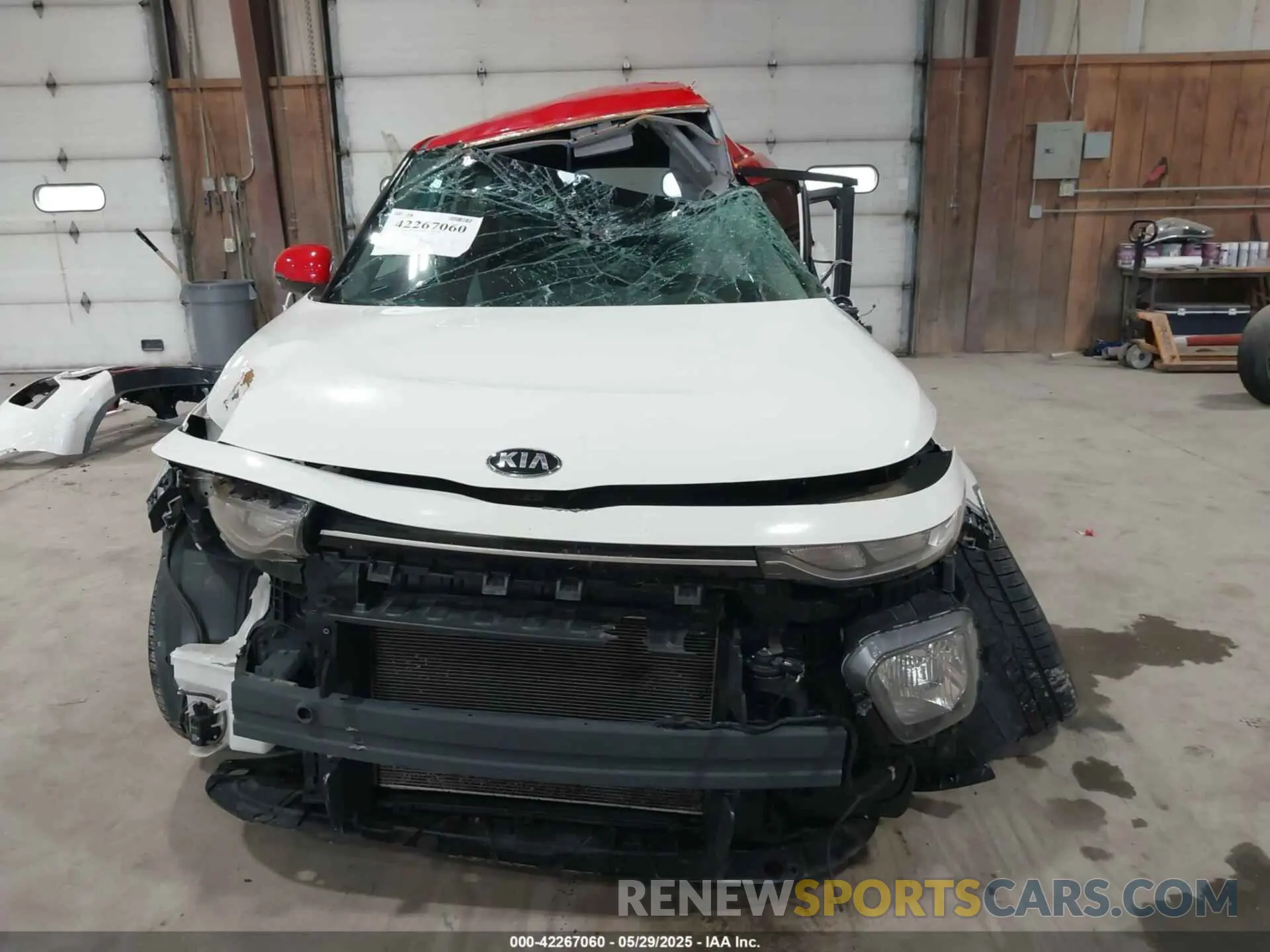 13 Photograph of a damaged car KNDJ63AU3L7097065 KIA SOUL 2020
